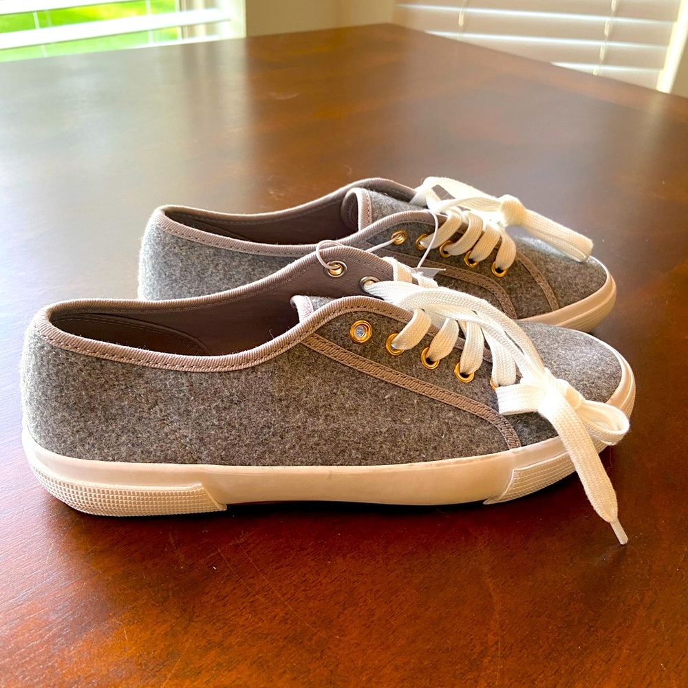 Old Navy gray brushed canvas sneakers